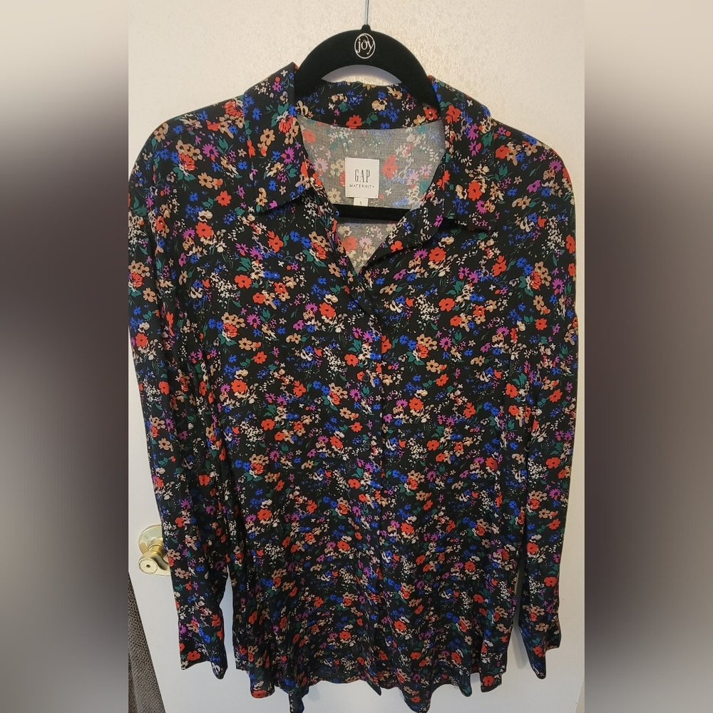 GAP Maternity oversized floral button down shirt